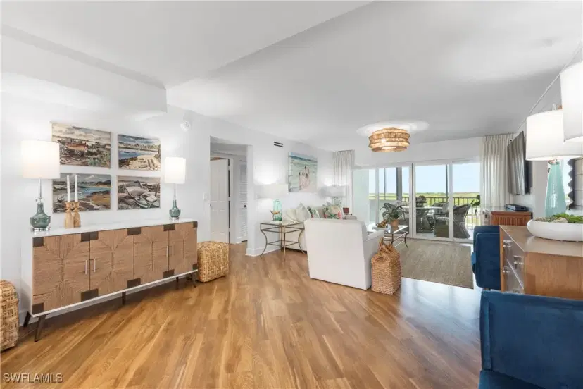 Picture of 12945 Vanderbilt Dr 409, Naples FL 34110