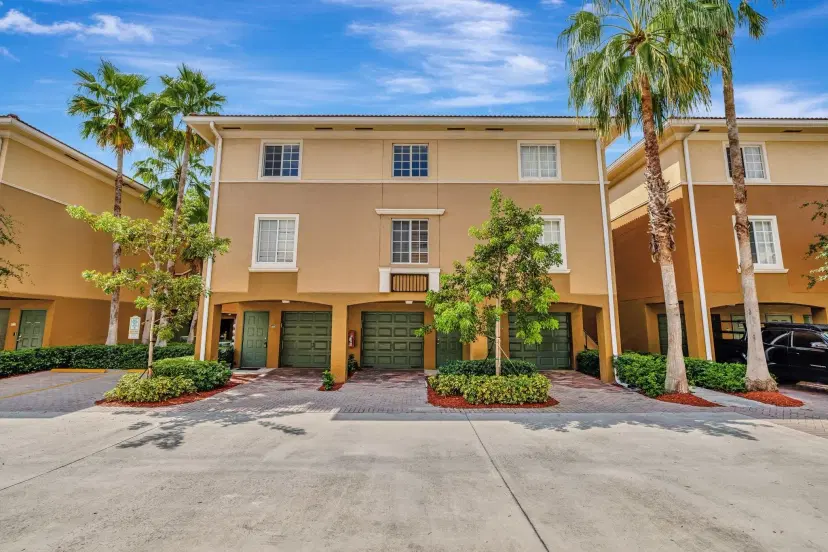 Picture of 2961 NE 185Th St 1610, Miami FL 33180