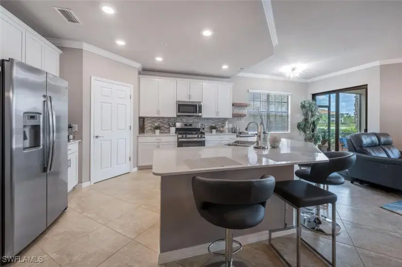 Picture of 2149 Frangipani Cir 6 101, Naples FL 34120