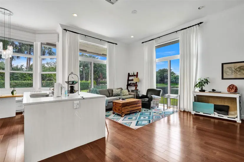 Picture of 6410 NW 98Th Ln, Parkland FL 33076
