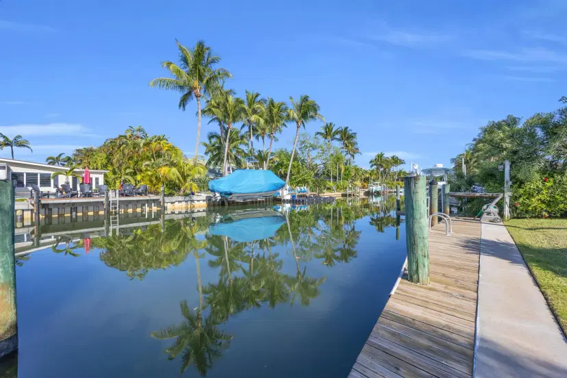 Picture of 910 Dolphin Drive, Jupiter FL 33458