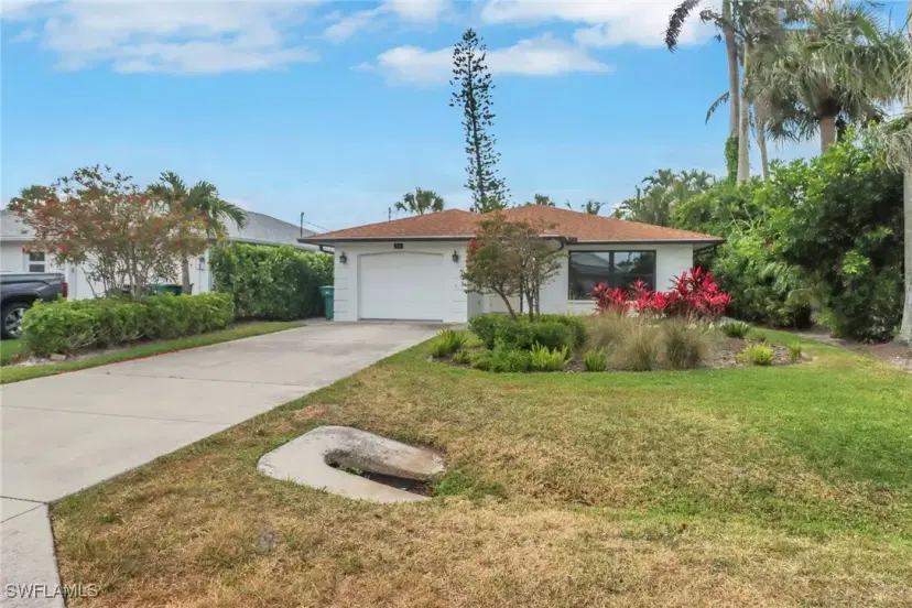 Picture of 590 104Th Ave N, Naples FL 34108