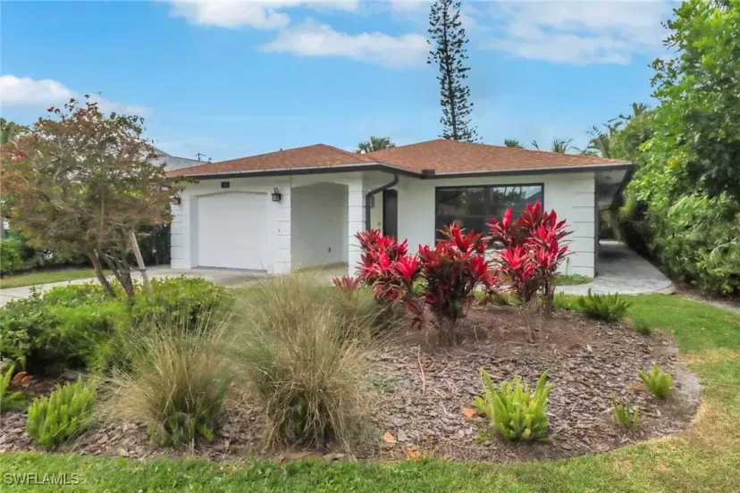 Picture of 590 104Th Ave N, Naples FL 34108
