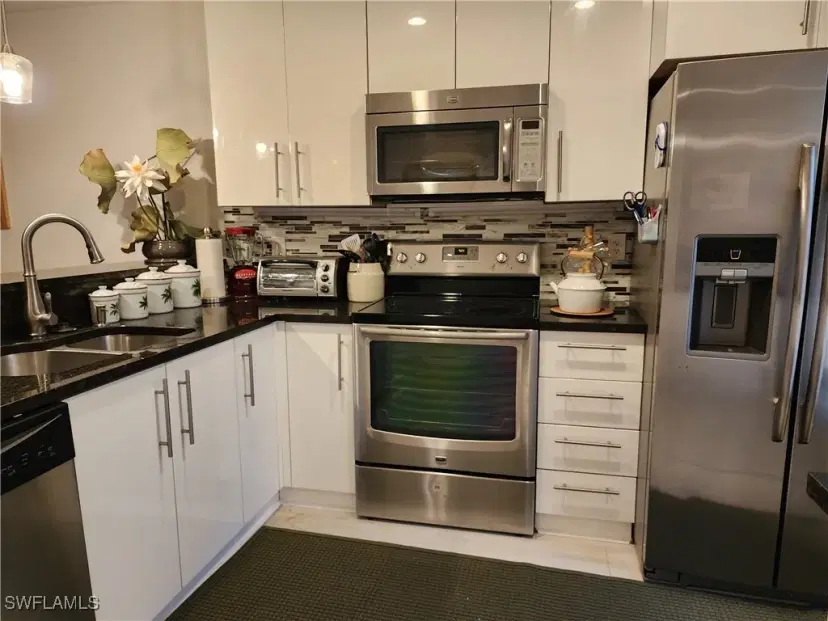 Picture of 1901 Courtyard Way C105, Naples FL 34112