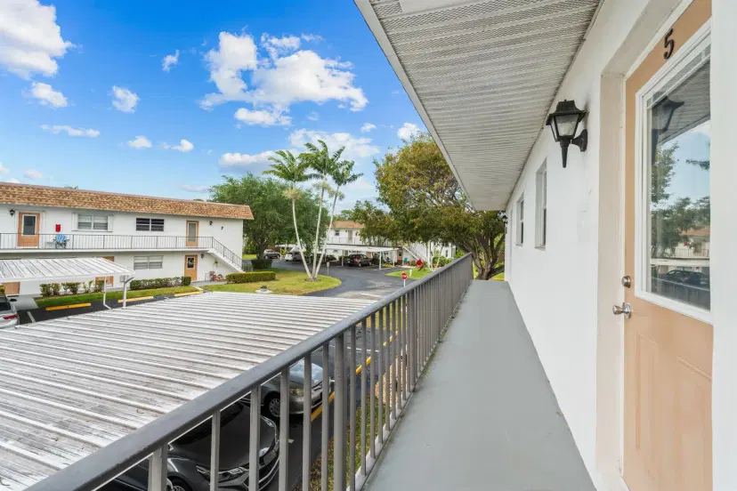 Picture of 2950 SE Ocean Boulevard 8-5, Stuart FL 34996