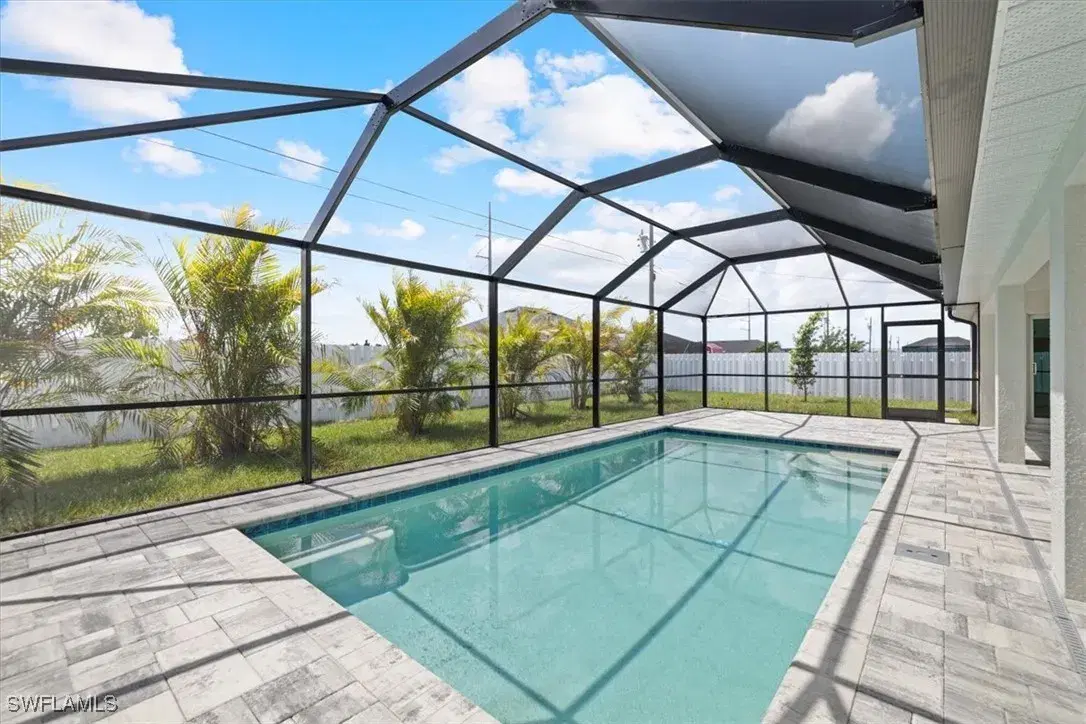 Picture of 824 NW 8Th Ter, Cape Coral, FL 33993