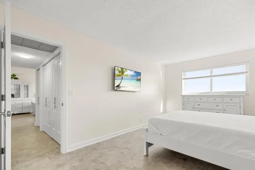 Picture of 711 Lori Drive 412, Palm Springs FL 33461