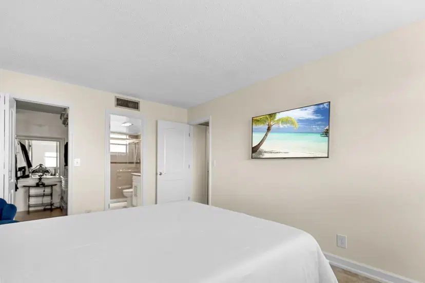 Picture of 711 Lori Drive 412, Palm Springs FL 33461