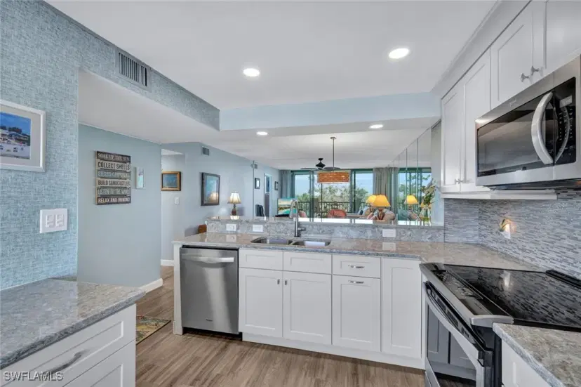 Picture of 4203 Bay Beach Ln 3E, Fort Myers Beach FL 33931