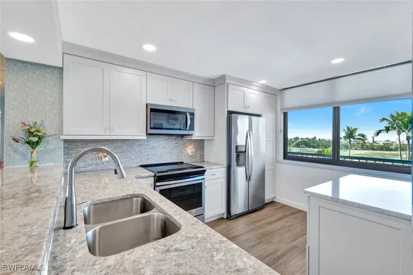 Picture of 4203 Bay Beach Ln 3E, Fort Myers Beach FL 33931