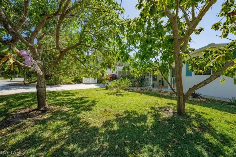Picture of 27301-27305 Johnson St, Bonita Springs FL 34135