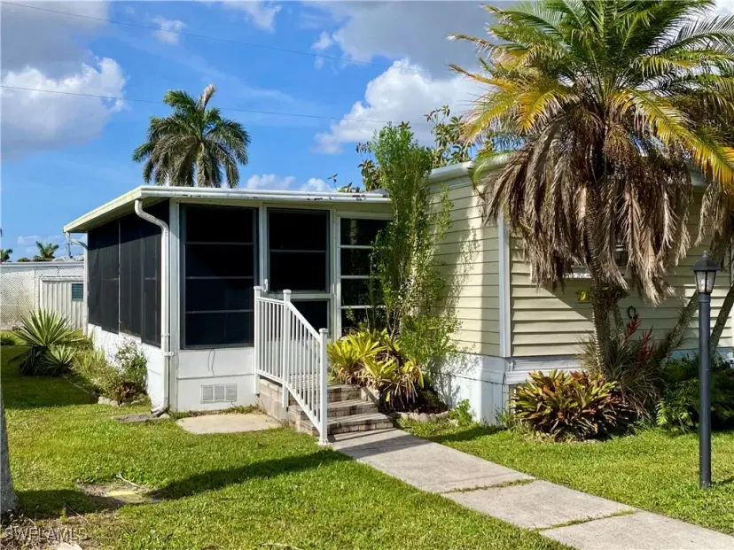 Picture of 9 Oregon Trl 68, Naples FL 34113