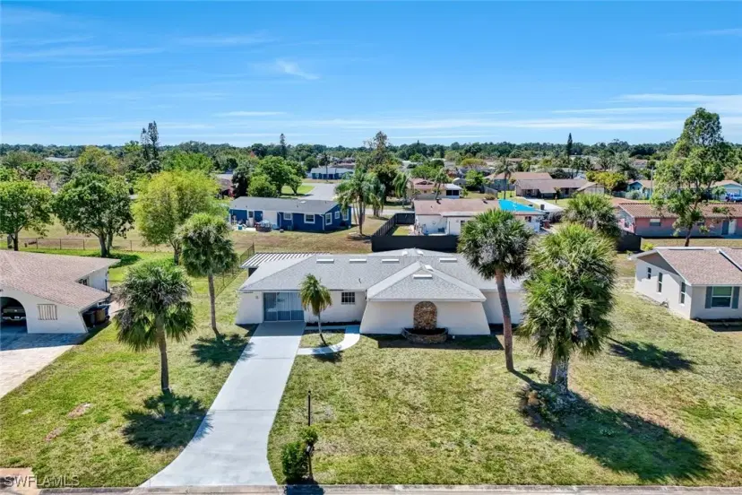 Picture of 1423 Alwynne Dr, Lehigh Acres FL 33936