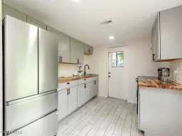 Picture of 158 4Th St, Naples, FL 34113