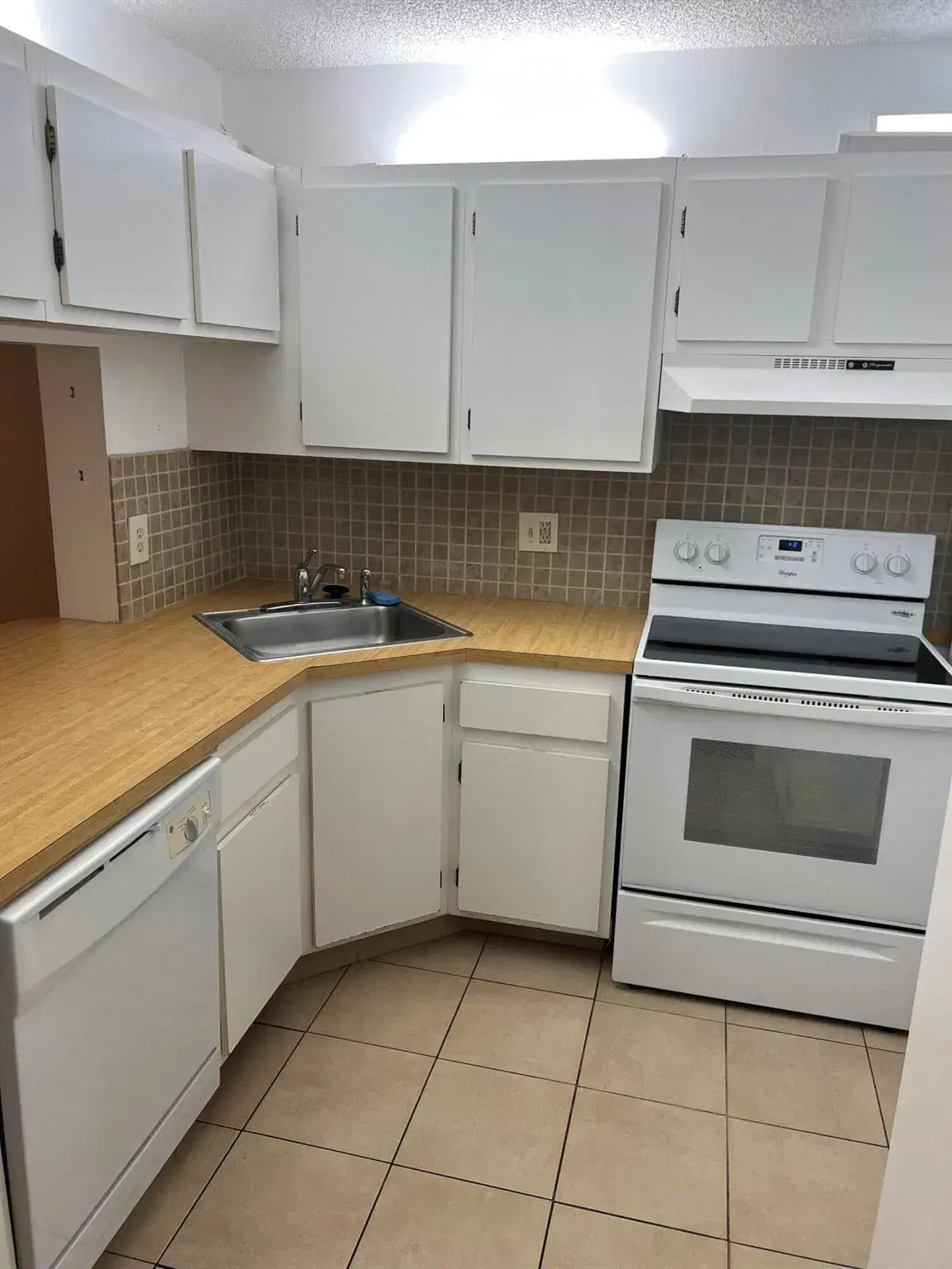 Picture of 719 Sunny Pine Way H1, Greenacres, FL 33415
