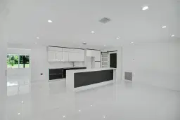 Picture of 800 NW 153Rd St, Miami, FL 33169