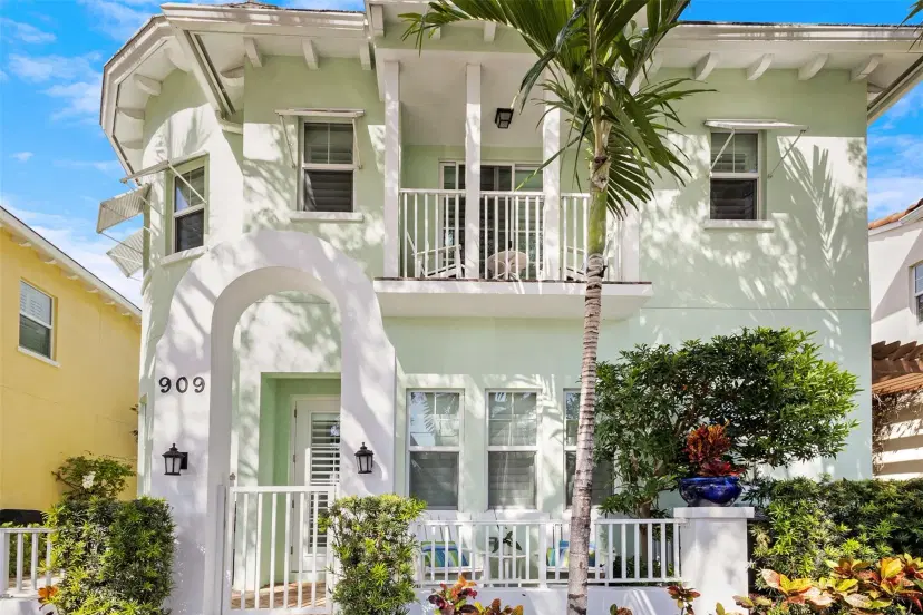 Picture of 909 N Victoria Park Rd, Fort Lauderdale FL 33304