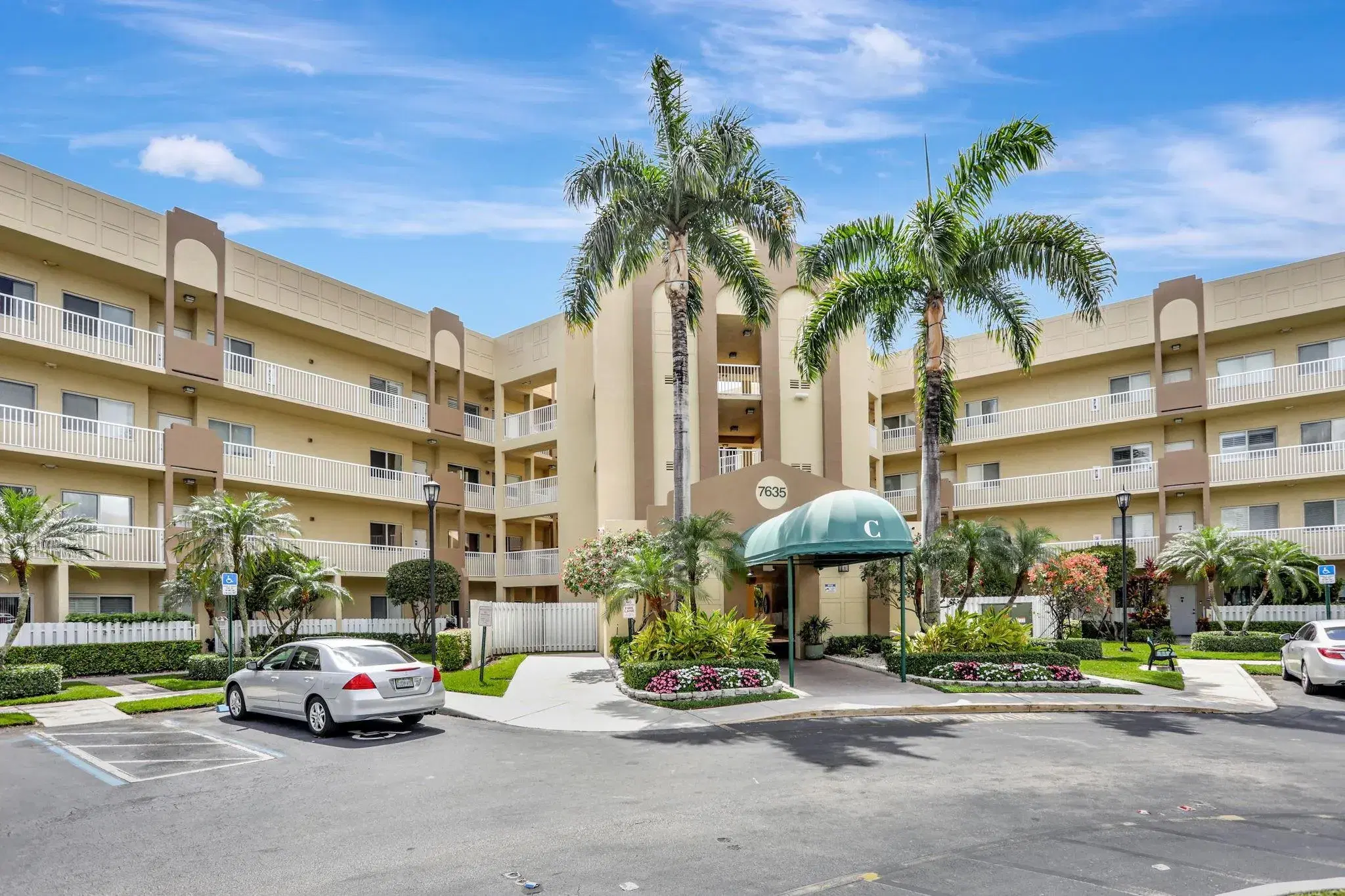 Picture of 7635 Southampton Ter 315, Tamarac, FL 33321