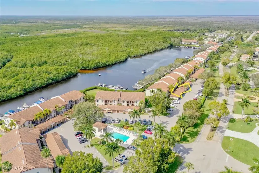 Picture of 230 Newport Dr 602, Naples FL 34114