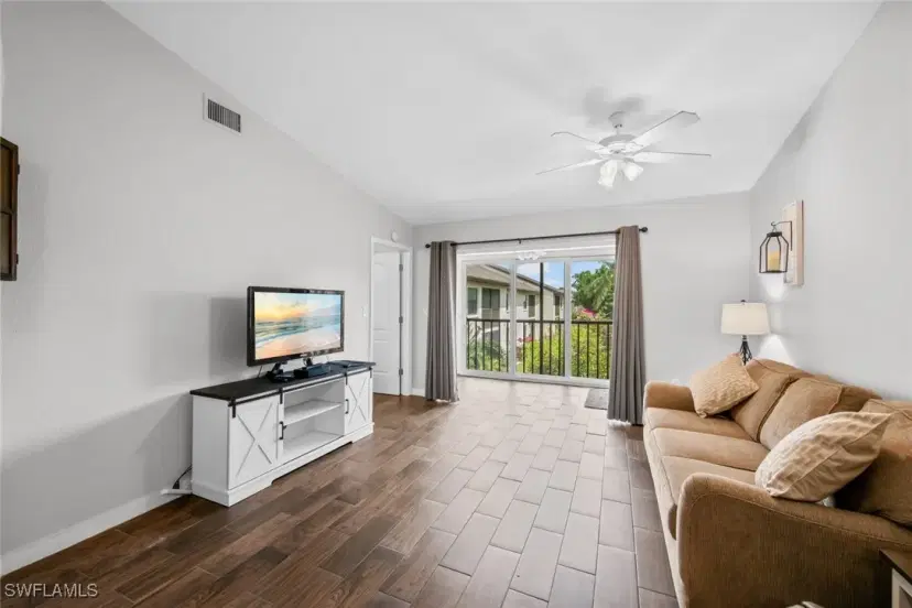 Picture of 9315 Central Park Dr 201, Fort Myers FL 33919
