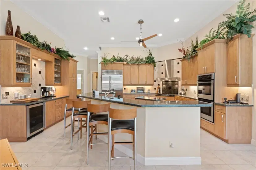 Picture of 933 Barcarmil Way, Naples FL 34110