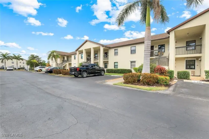 Picture of 9270 Lake Park Dr 206, Fort Myers FL 33919