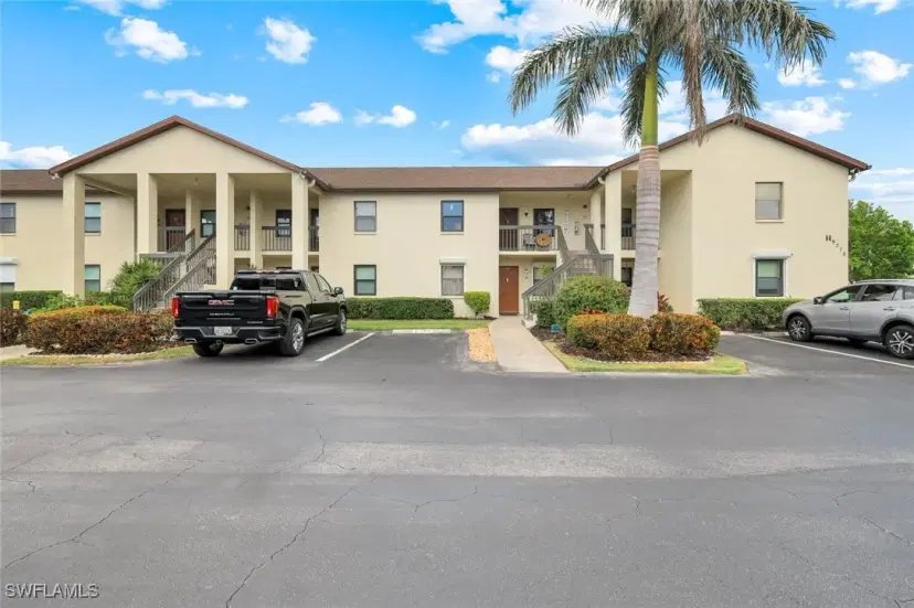 Picture of 9270 Lake Park Dr 206, Fort Myers FL 33919