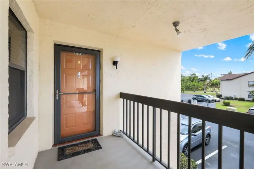 Picture of 9270 Lake Park Dr 206, Fort Myers FL 33919