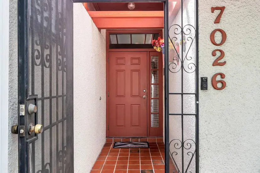 Picture of 7026 N Loch Isle Dr, Miami Lakes FL 33014