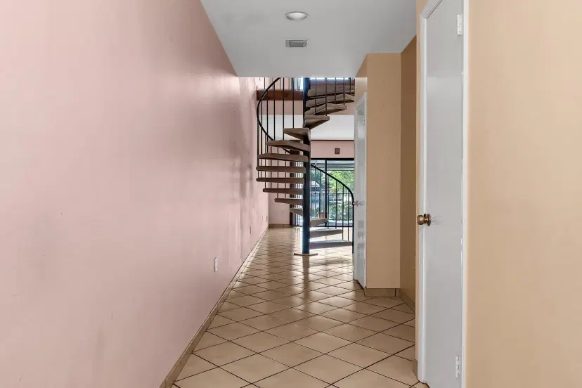 Picture of 7026 N Loch Isle Dr, Miami Lakes FL 33014