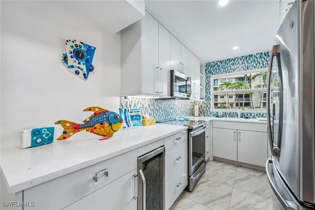 Picture of 3000 Gulf Shore Blvd N 113, Naples, FL 34103