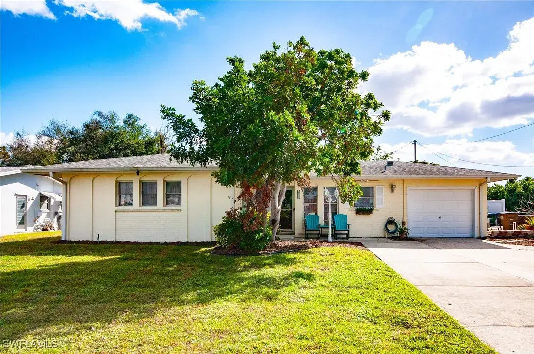 Picture of 4421 Coronado Pkwy, Cape Coral, FL 33904