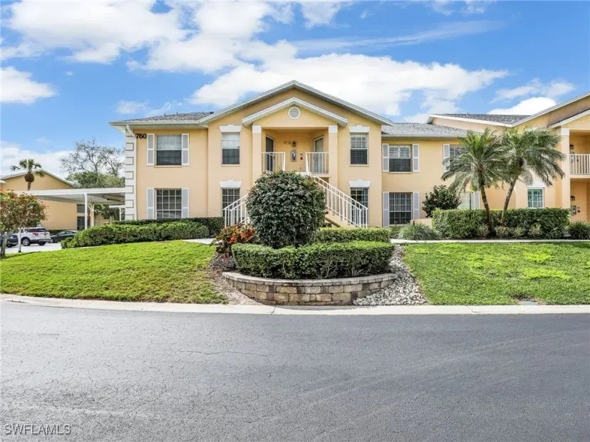 Picture of 760 Wiggins Lake Dr 101, Naples FL 34110