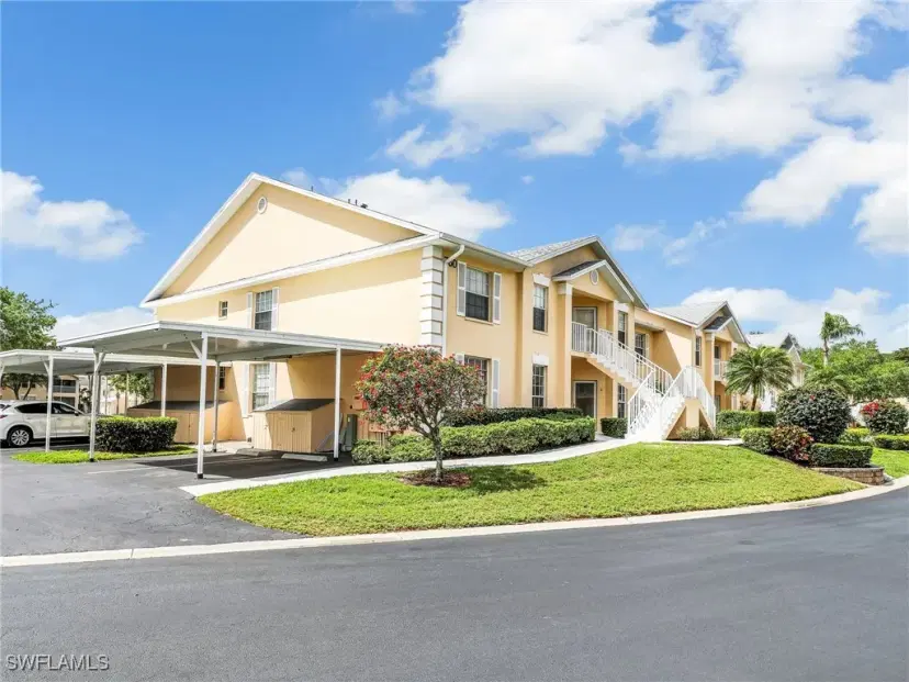 Picture of 760 Wiggins Lake Dr 101, Naples FL 34110