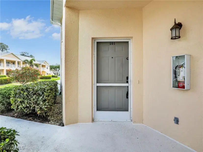 Picture of 760 Wiggins Lake Dr 101, Naples FL 34110