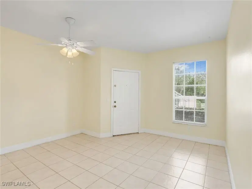 Picture of 760 Wiggins Lake Dr 101, Naples FL 34110