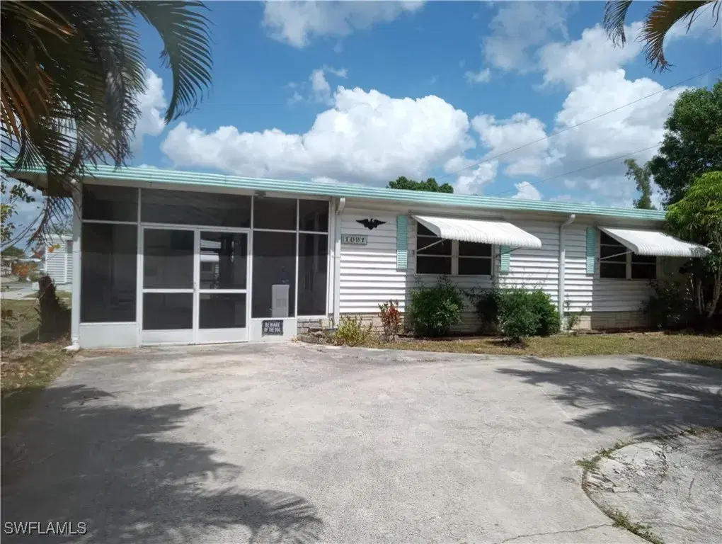 Picture of 1091 Laurel Dr, North Fort Myers, FL 33917