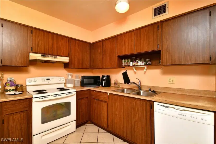 Picture of 4753 Orange Grove Blvd 3, North Fort Myers FL 33903