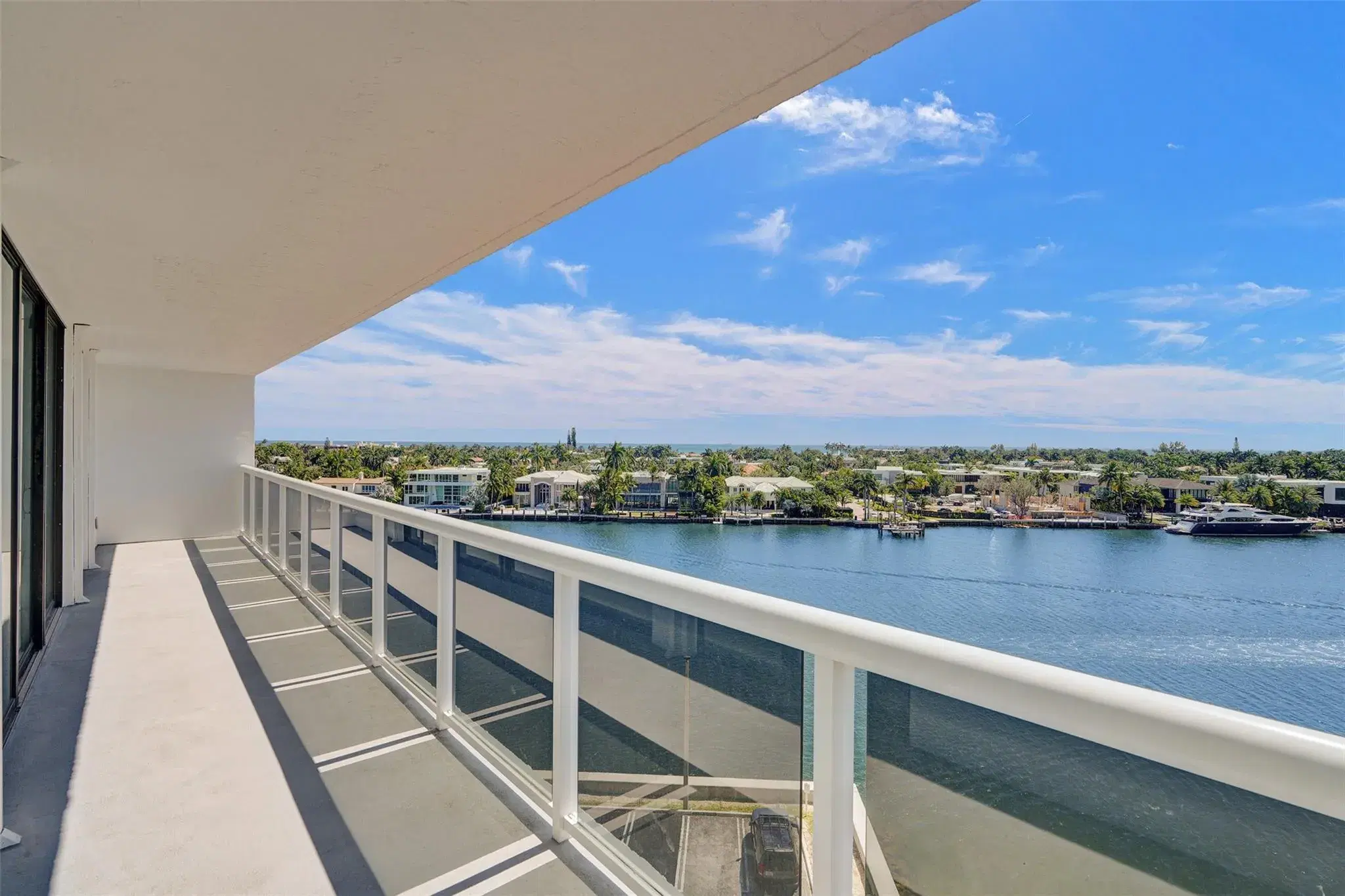 Picture of 20515 E Country Club Dr 745, Miami, FL 33180