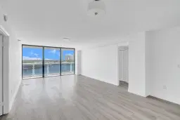 Picture of 20515 E Country Club Dr 745, Miami, FL 33180