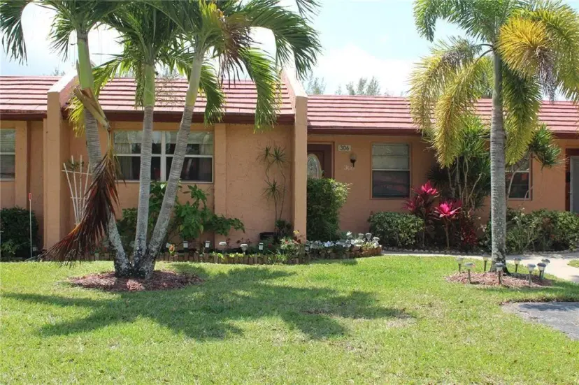 Picture of 306 Lake Helen Dr 306, West Palm Beach FL 33411
