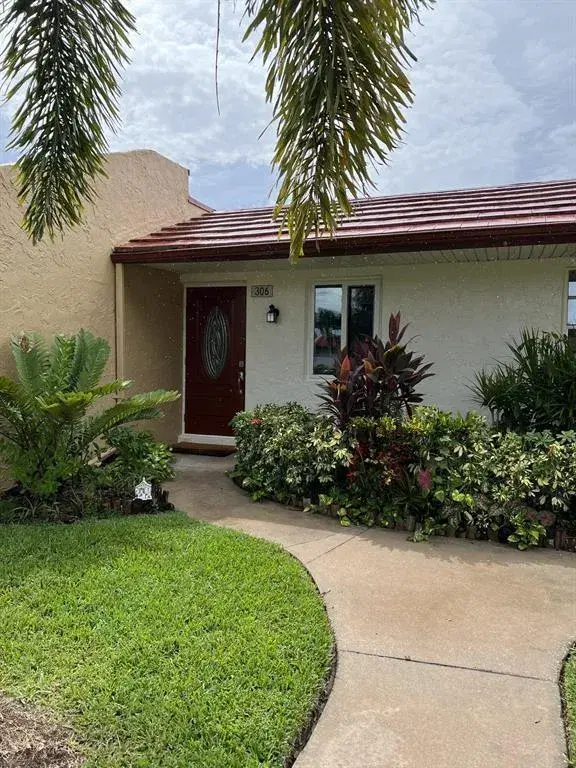 Picture of 306 Lake Helen Dr 306, West Palm Beach FL 33411