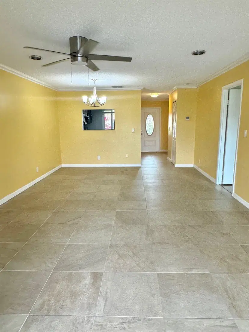 Picture of 306 Lake Helen Dr 306, West Palm Beach FL 33411