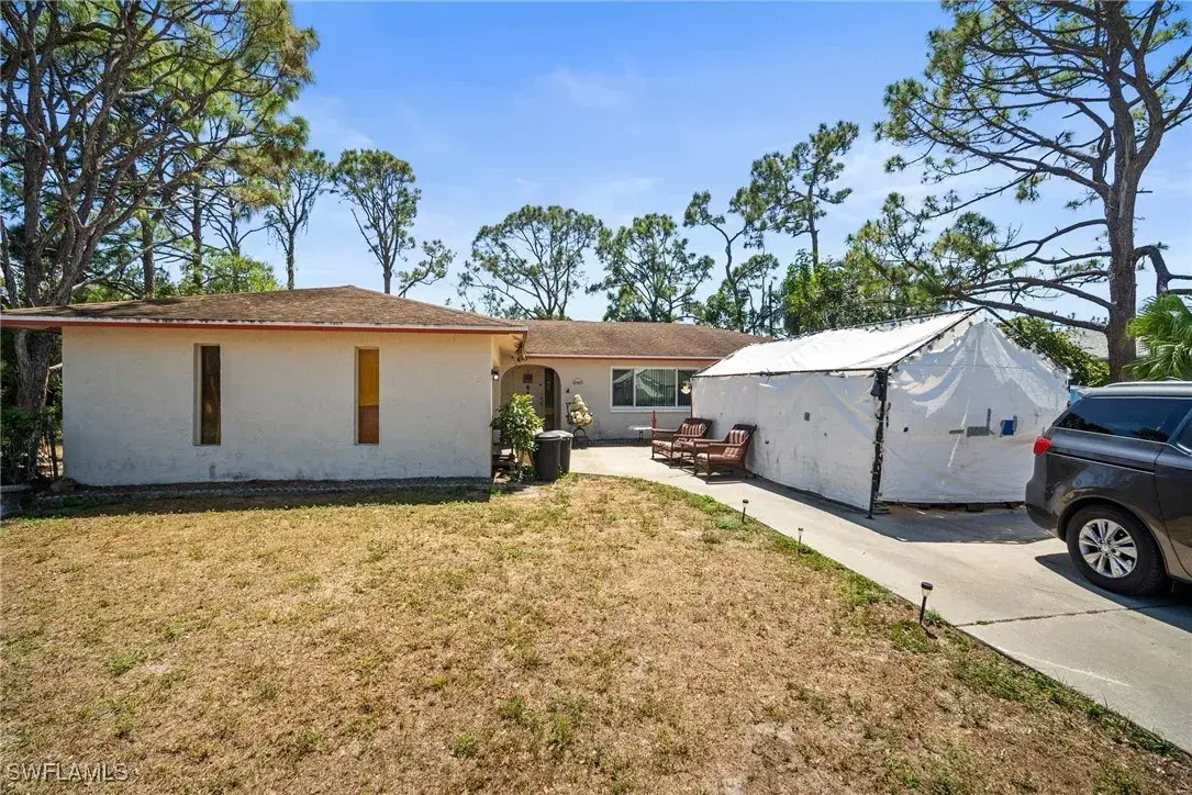 Picture of 8362 San Carlos Blvd, Fort Myers, FL 33967