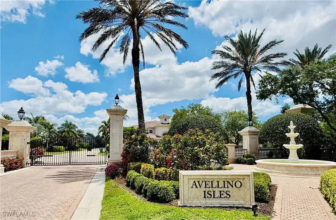 Picture of 584 Avellino Isles Cir 19102, Naples, FL 34119