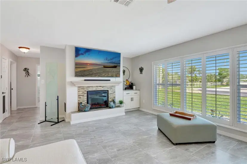 Picture of 1230 Betmar Blvd, North Fort Myers FL 33903