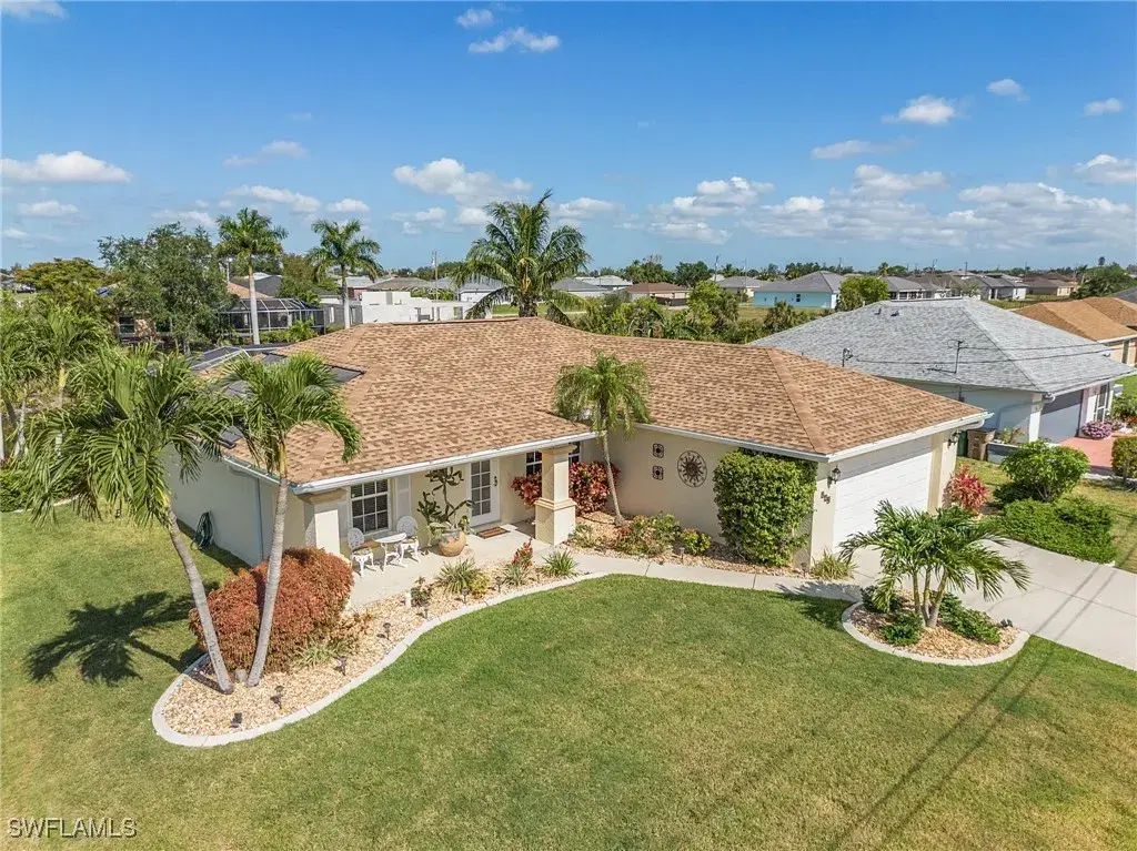 Picture of 924 NE 11Th Ave, Cape Coral, FL 33909