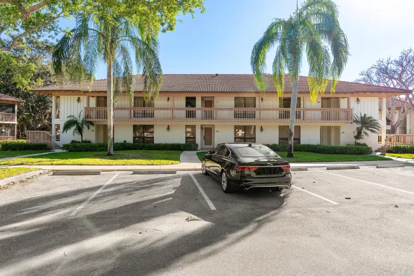 Picture of 145 Brackenwood Road, Palm Beach Gardens FL 33418