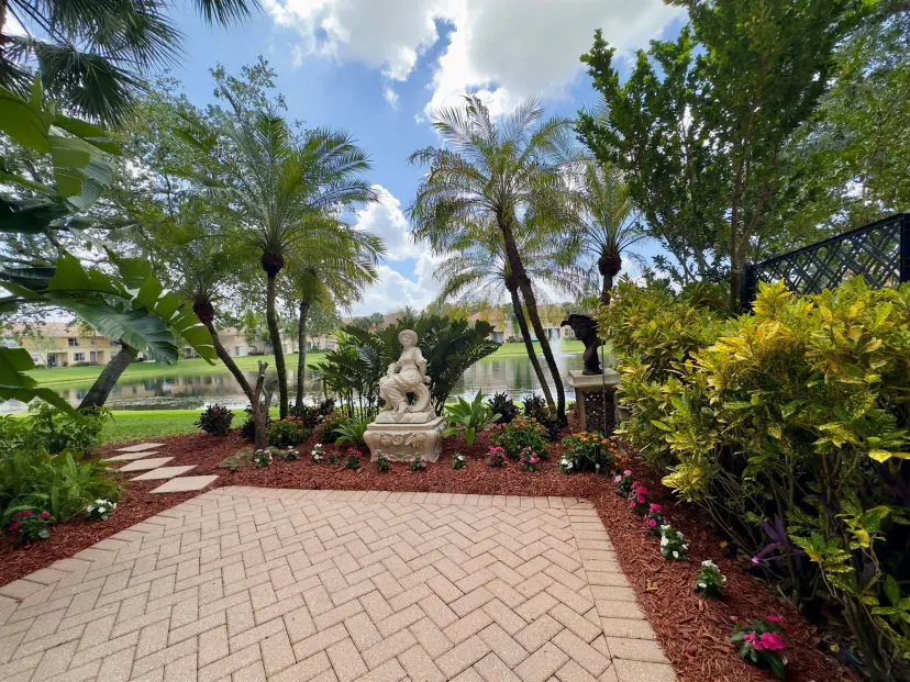 Picture of 264 River Bluff Lane, Royal Palm Beach FL 33411