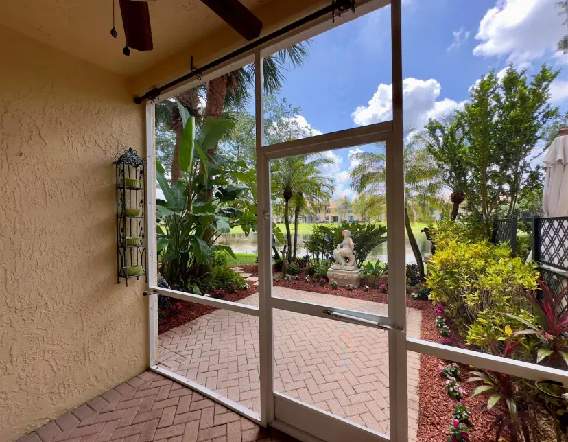 Picture of 264 River Bluff Lane, Royal Palm Beach FL 33411